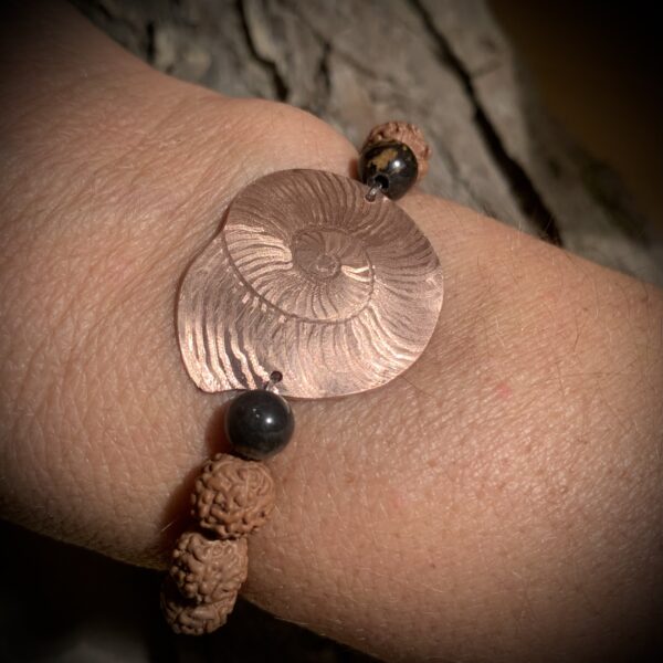 Bracelet en graines de rudraksha – Image 2