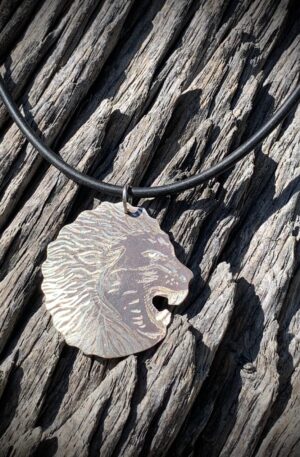 Pendentif tête de lion