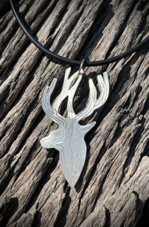 Pendentif tête de cerf