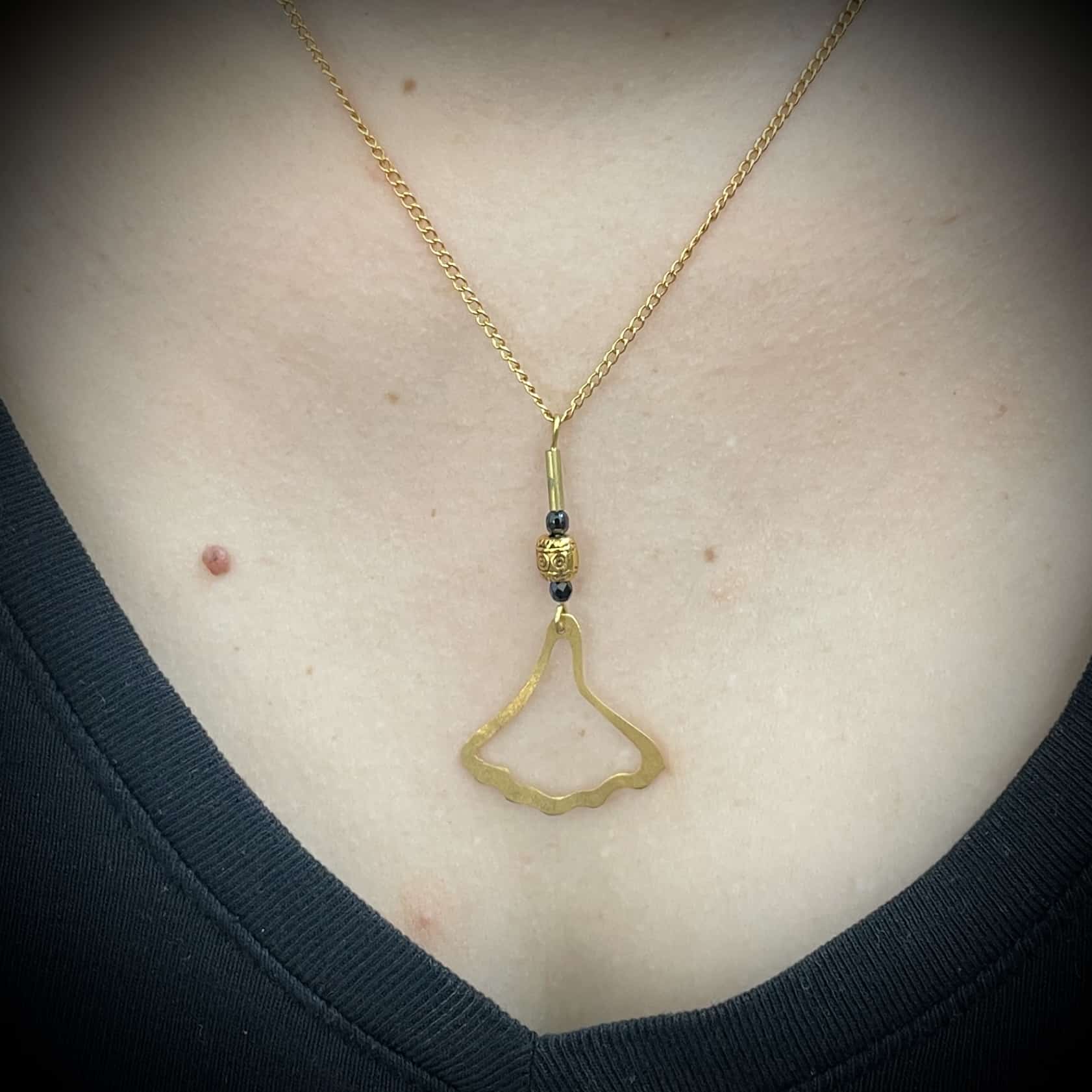 Pendentif ginko en laiton doré – Image 3